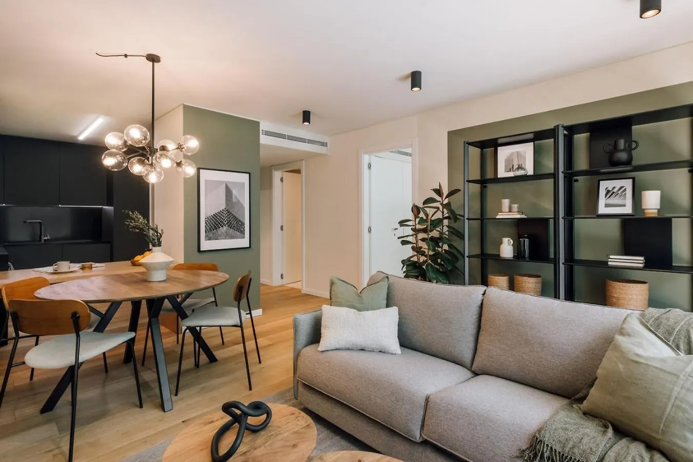Farol - 1 Bedroom Apartment With Pool In Areeiro Lissabon