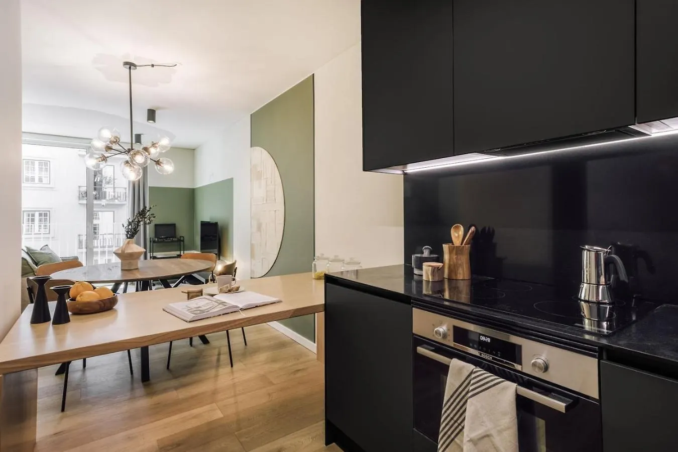 Farol - 1 Bedroom Apartment With Pool In Areeiro Lisbon